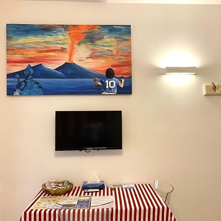 Casa Giulia, Nuovo Appartamento In Centro! Νάπολη Εξωτερικό φωτογραφία